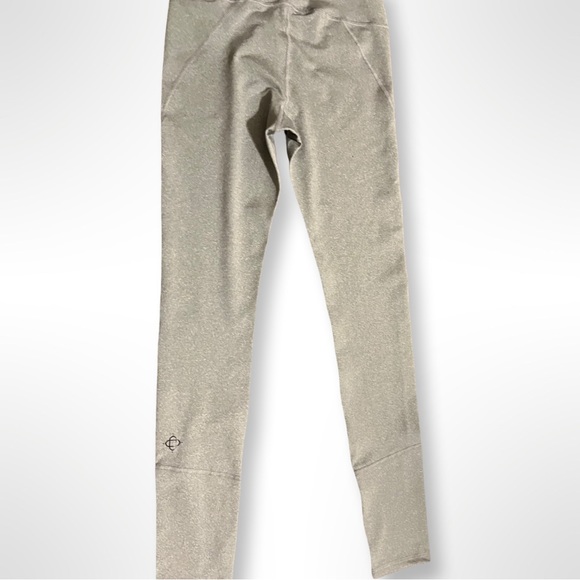 High-Waist Legging - Picture 4 of 8